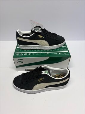 Puma Suede Men's Black with Cream Formstrip Sneakers/ no original box included/